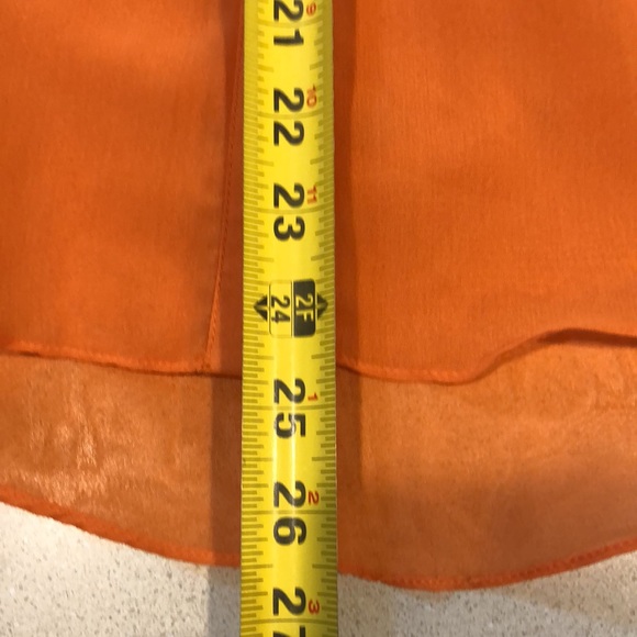 ROMEO & JULIET COUTURE SHEER ORANGE RUFFLED BLOUSE SIZE MEDIUM NEW WITH TAGS - Picture 11 of 12